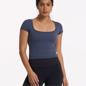 Vuori BLACK Halo Crop Top
